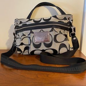 EUC Coach Poppy,shoulder/crossover bag black, gray, silver no callouts. 10 x 13“